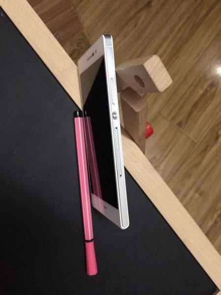 Leaked-Huawei-Ascend-P7-photos (2)
