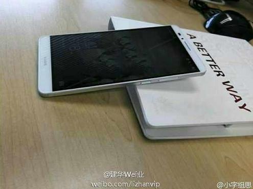 650_1000_more-leaked-photos-of-the-huawei-ascend-mate-7