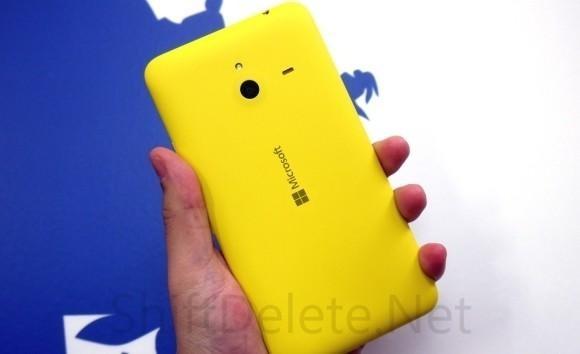 650_1000_650_1000_lumia_1320_yellow_rear