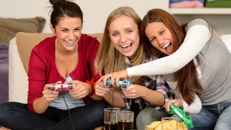 mulheres-jogando-videogame