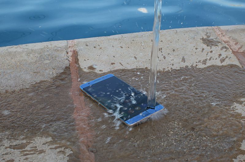 smartphone-resistente-a-agua